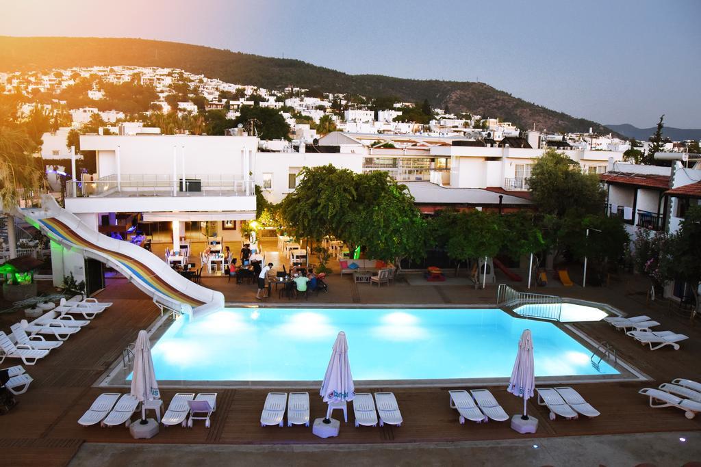 Delfi Hotel Spa & Wellness Center Bodrum Esterno foto